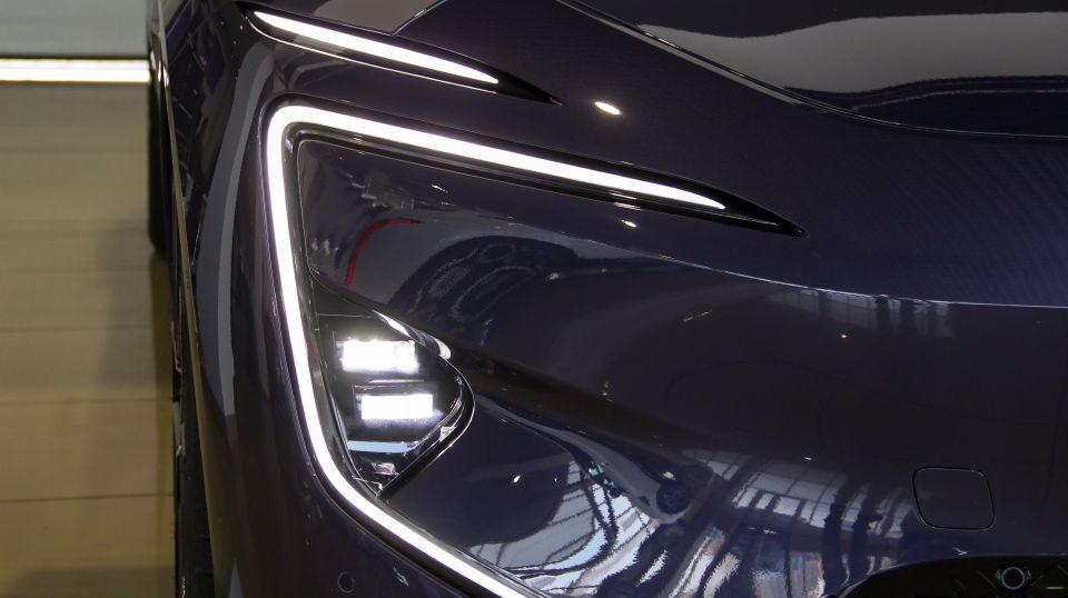 Электромобиль Avatr 12