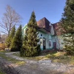 Базу отдыха выставили на продажу на Телецком озере в Горном Алтае. Фото