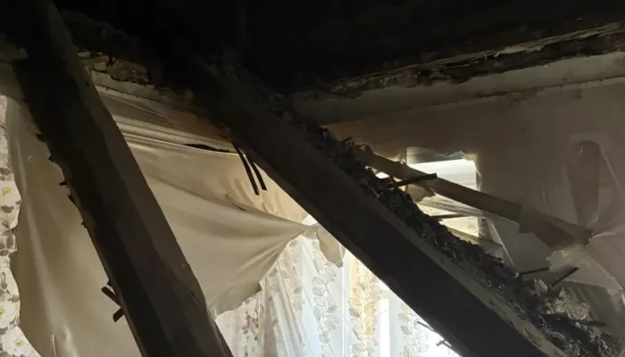 Потолочное перекрытие обрушилось в жилом доме в Рубцовске