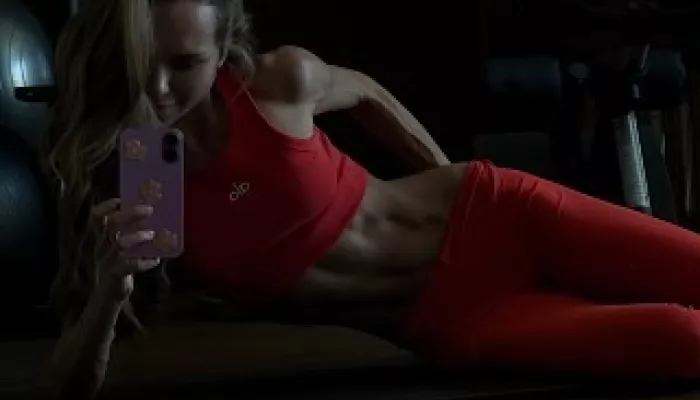 Дочь Дмитрия Маликова показала изнурительные тренировки после обвинений в анорексии