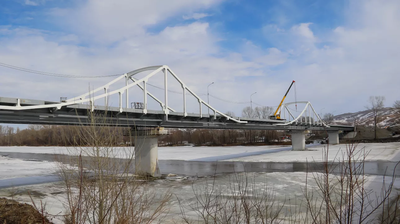 Параллельные миры Алтая: как выглядит новый Платовский мост и снесут ли старый. Фото