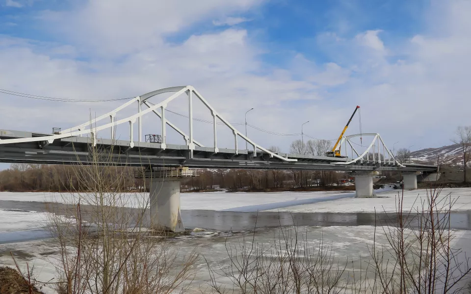 Параллельные миры Алтая: как выглядит новый Плотовский мост и снесут ли старый. Фото