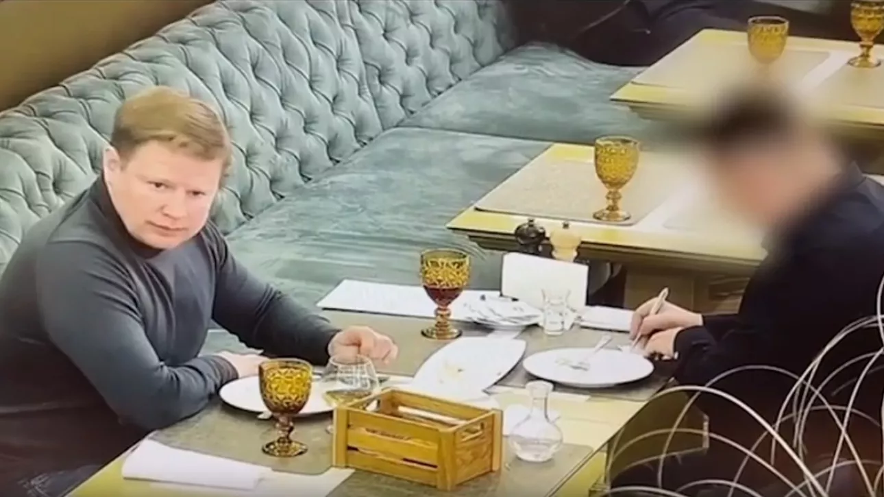 С поличным: опубликовано видео задержания экс-зампреда правительства Алтайского края