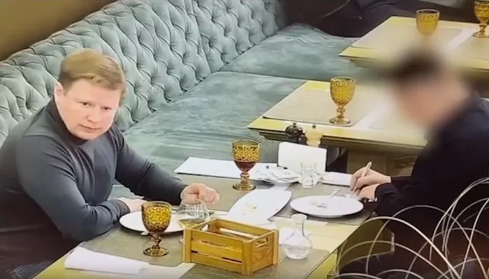 С поличным: опубликовано видео задержания экс-зампреда правительства Алтайского края