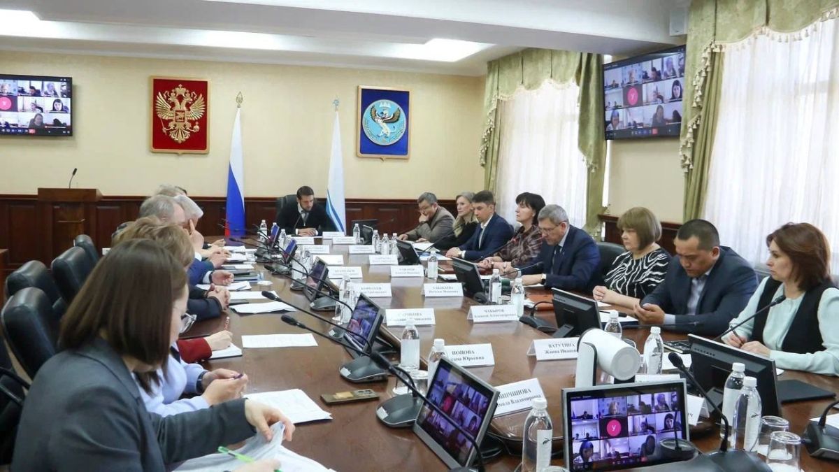 Обсуждение борьбы с теневой занятость в Республике Алтай