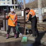 Барнаульцы вышли на уборку в первый чистый четверг. Фото