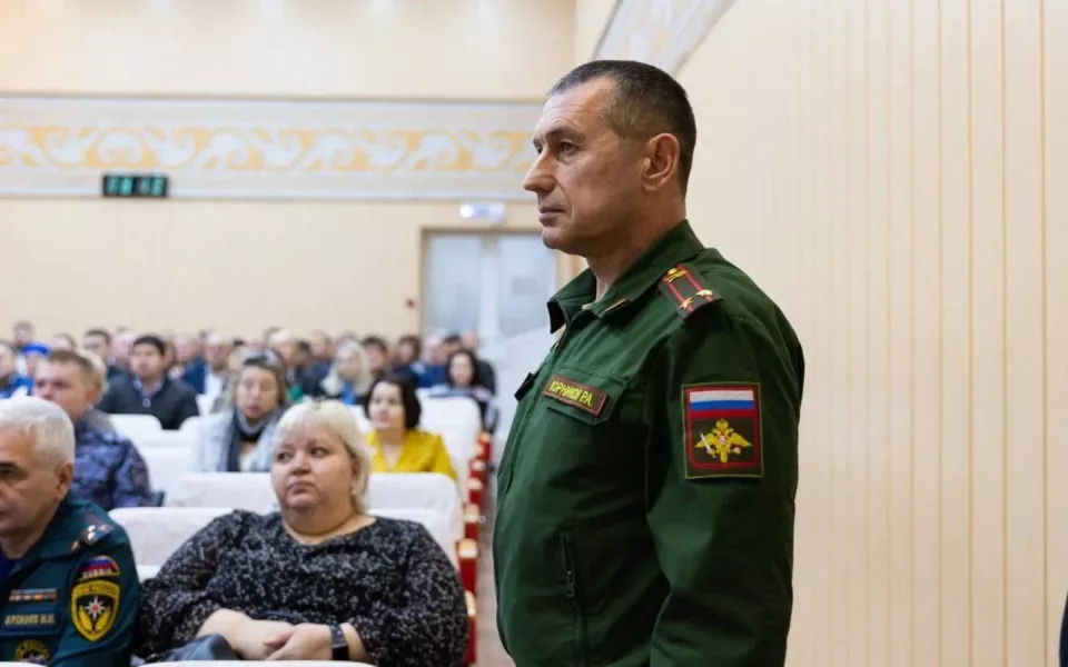 Задержанного за взятку бывшего военкома Бийска отправили под домашний арест