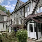 Здание с гостиницей и рестораном выставили на продажу в Барнауле. Фото