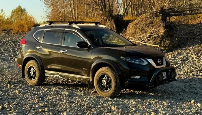 Прокачанный в Японии семейный кроссовер с автопилотом продают в Горном Алтае. Фото