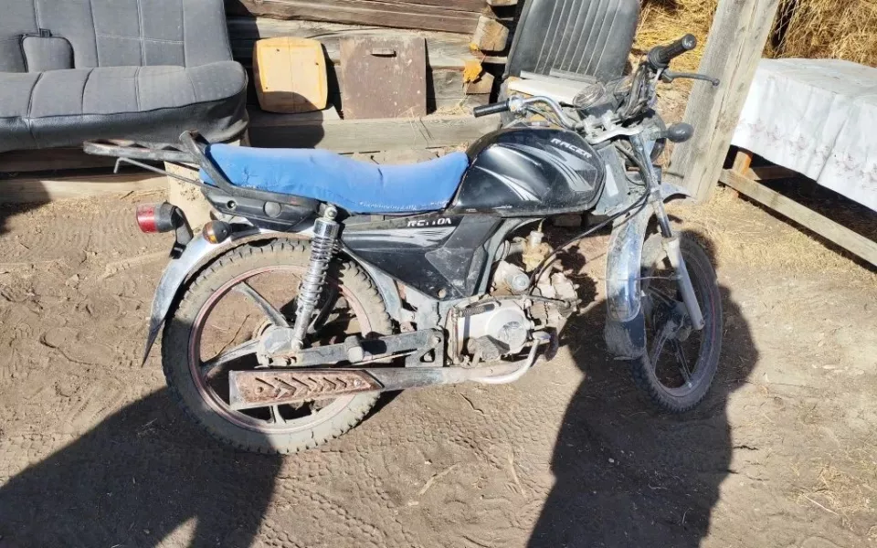 В Горном Алтае катание на мотоцикле вместе с дядей закончилось для ребенка больницей