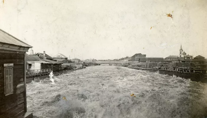 От паводков до субботников: какой была весна в Барнауле в прошлом веке. Фотоархив