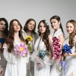 Девушки и цветы: кто участвует в конкурсе Мисс академия онлайн – 2026. Голосование