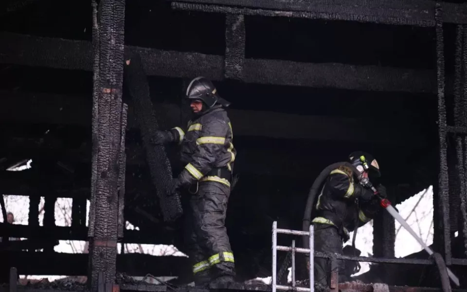 Крупный пожар в жилом доме произошел в Горно-Алтайске. Фото