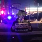 Автолюбительница за рулем BMW X5 снесла столб в Барнауле