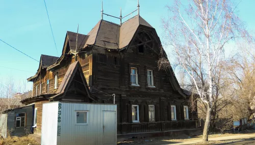 Сломан, но не сломлен: легендарный Дом Лесневского могут восстановить в Барнауле. Фото