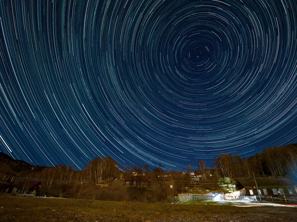 Космос над Телецким озером