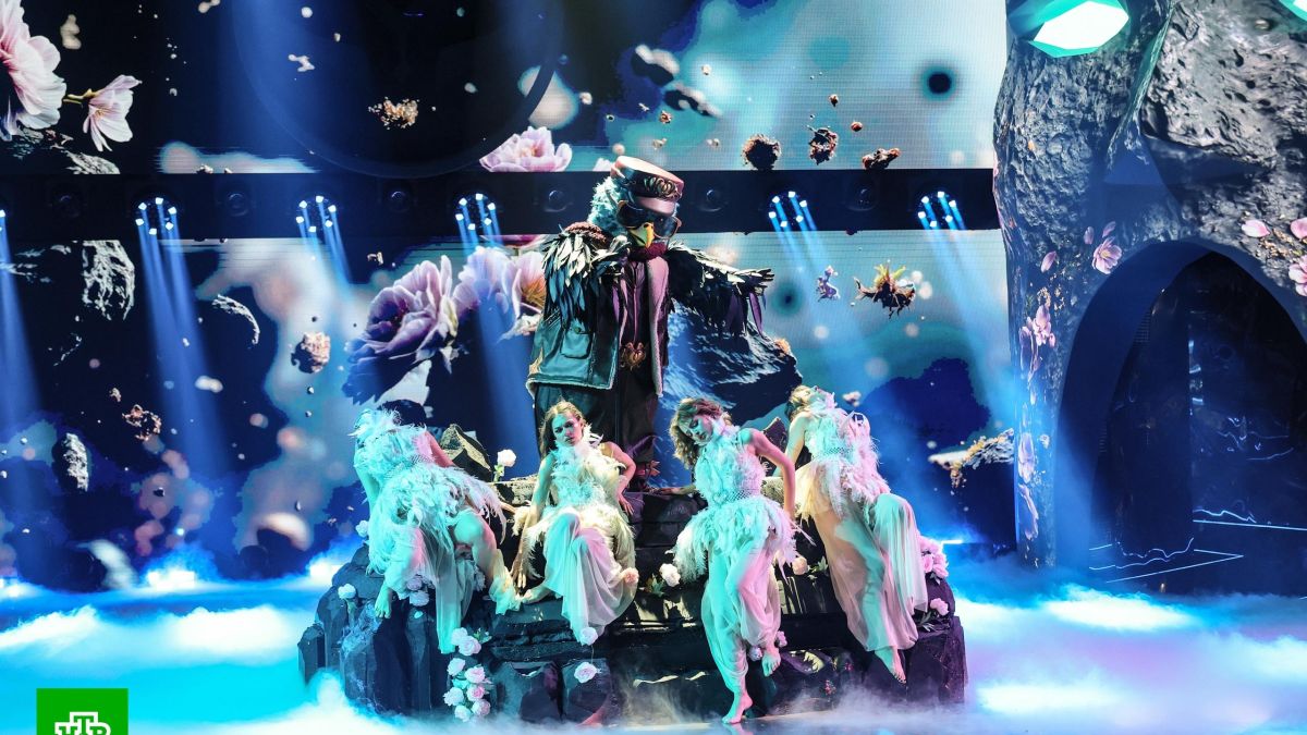 Снегирь на шоу "Маска", 7-й сезон