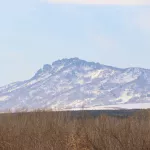 Гора-аномалия: как встречает весну гора Бабырган на стыке двух Алтаев. Фоторепортаж