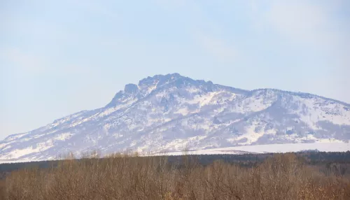 Гора-аномалия: как встречает весну гора Бабырган на стыке двух Алтаев. Фоторепортаж