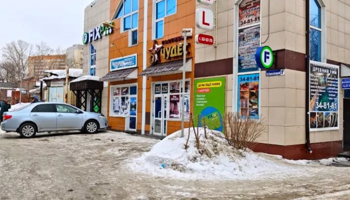 В Барнауле выставили на продажу гостиницу с 15-летней историей. Фото