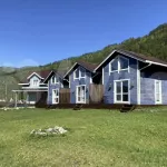 Действующую турбазу с участками земли продают в Горном Алтае за 59 млн рублей. Фото