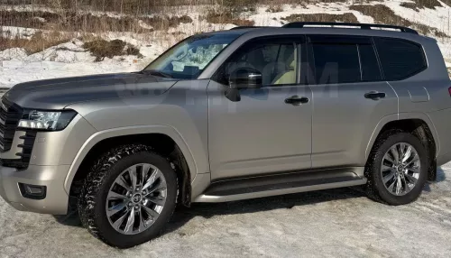 Land Cruiser мощностью 415 лошадей продают за 10,7 млн в Горно-Алтайске. Фото