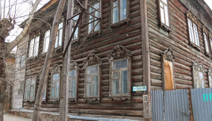 Кружево, лотосы и барокко: в Барнауле ищут инвестора для векового особняка Штромберга