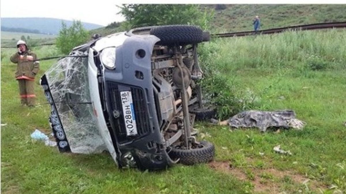 Беременная женщина погибла в ДТП с пьяным водителем скорой помощи в Сибири