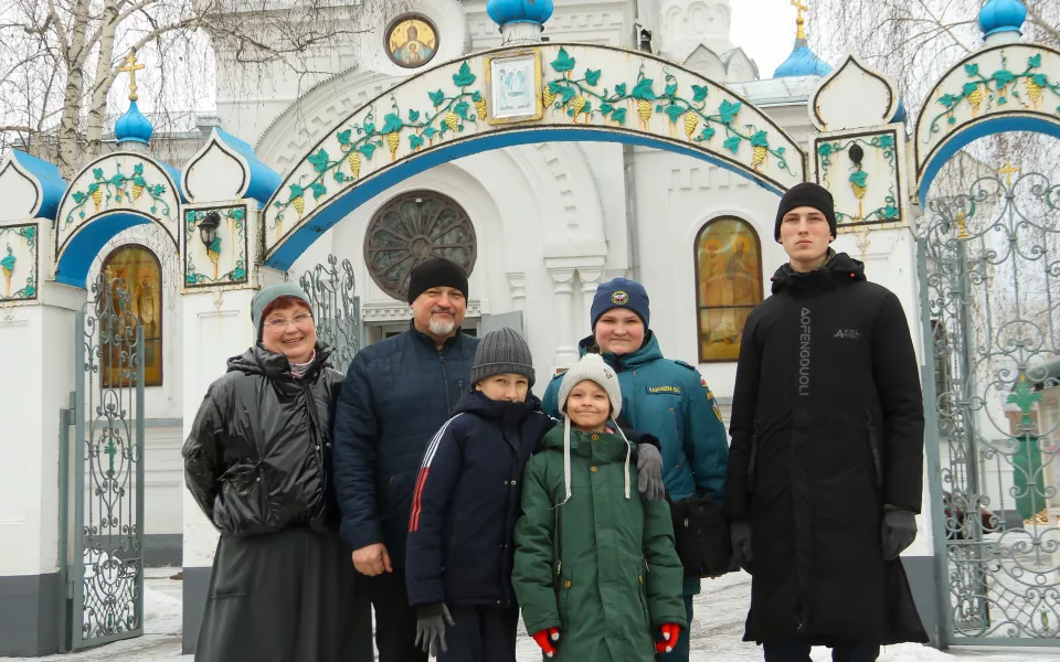 Счастье на семерых: как родительство стало главным призванием врача и священника