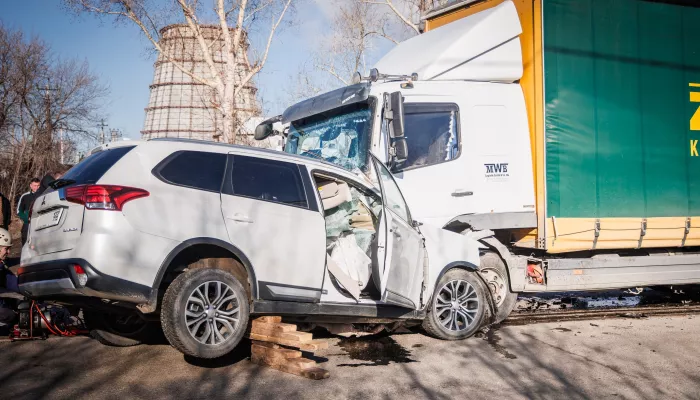 Трагедия на Трактовой: опубликованы кадры с места смертельной аварии в Барнауле