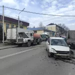 В Горно-Алтайске водитель ГАЗа устроил массовое ДТП: пострадали женщина и ребенок