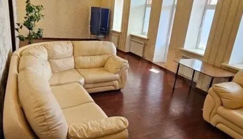 400-метровый дом с мансардой и балконами в каждой комнате продают под Барнаулом. Фото