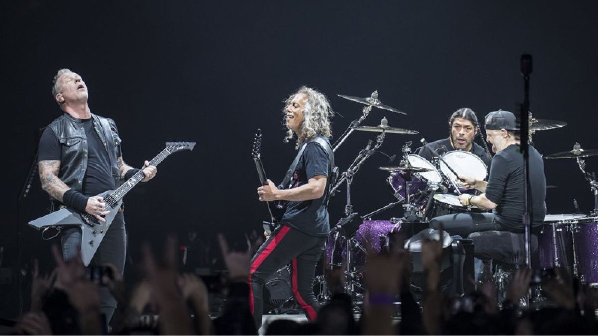 Организатор шоу Metallica объяснил выбор песни группы "Кино" для Москвы