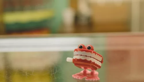 Врач назвал неожиданную привычку, которая поможет защититься от деменции