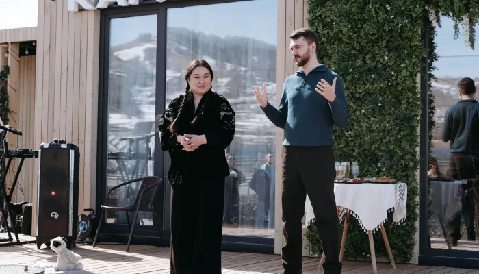 Магия кофе и Алтайских гор: в апарт-комплексе Карлуу открылась стильная кофейня