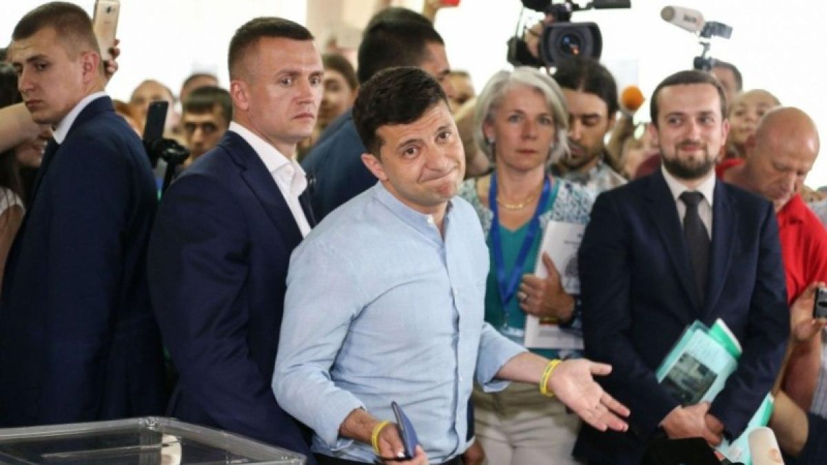 Большинство мандатов в Верховной раде Украины получит партия "Слуга народа"