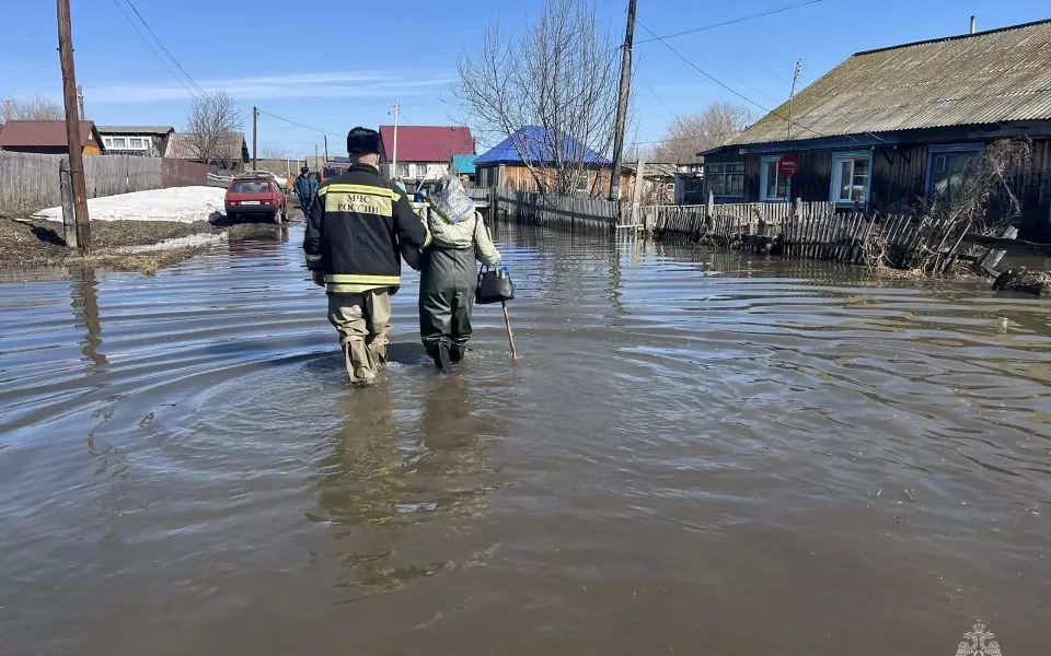 В подготовке к паводку в одном из районов Алтайского края усмотрели халатность