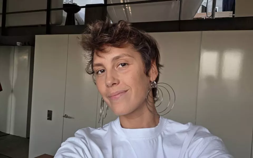 Ирина Горбачева снялась на пляже в едва прикрывающем грудь бикини