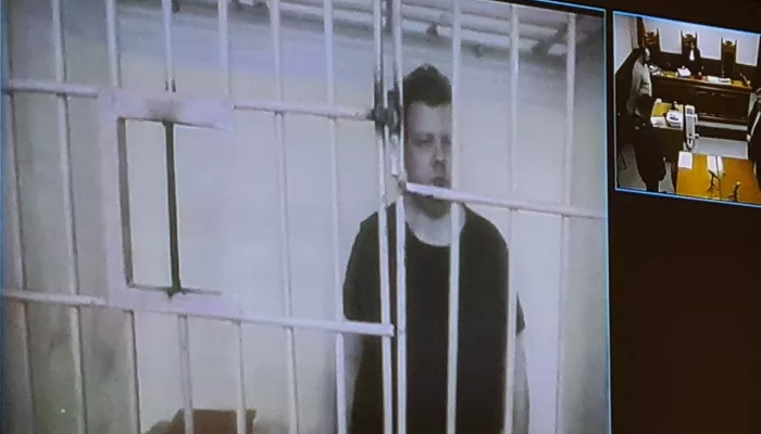 Балалаечник с уголовным делом о пытках детей покинул СИЗО и уехал на СВО