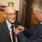 91-летнему барнаульцу спустя десятилетия вручили знак жителя блокадного Ленинграда