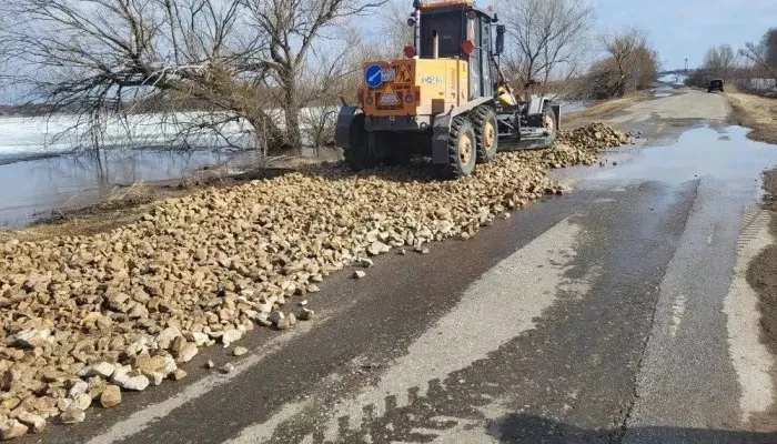 Подтопление продолжается: где в Алтайском крае перекрыты дороги из-за паводка