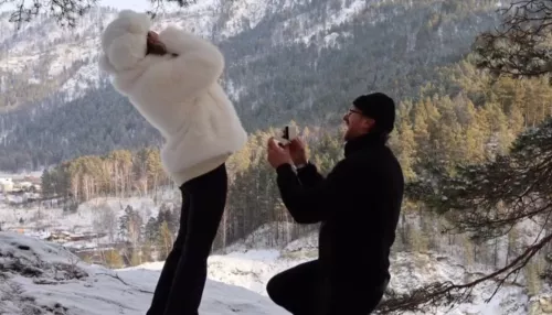 Актер Данила Якушев женится на возлюбленной, которой сделал предложение на Алтае