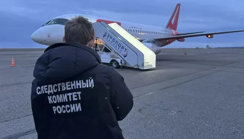 Самолет RedWings вернулся на стоянку в Барнауле из-за ошибки тормозной системы