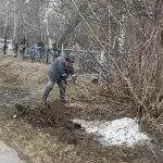 Барнаульские кладбища приводят в порядок перед Радоницей