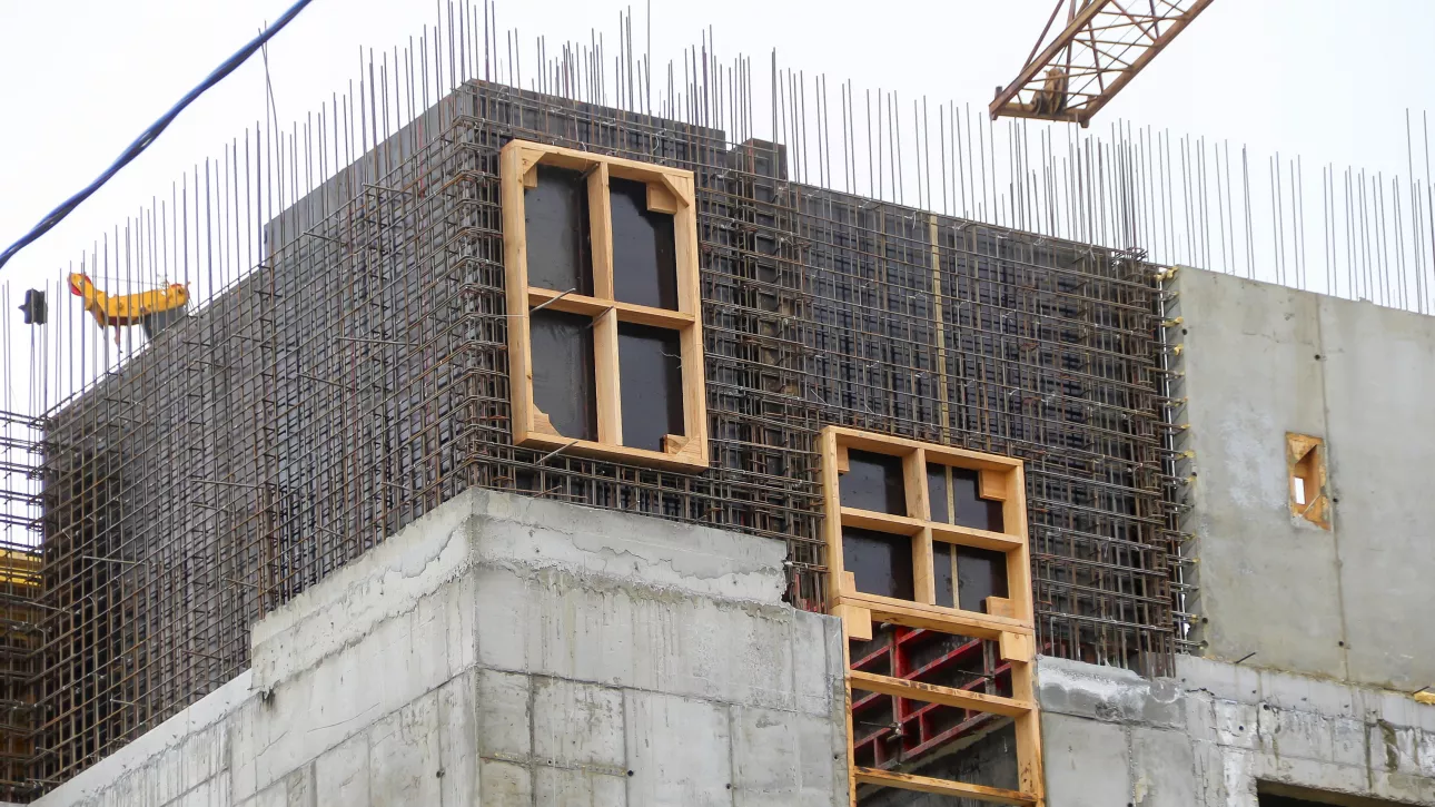 Корпус с видом на парк: как в Барнауле строят здание офтальмологической больницы. Фото