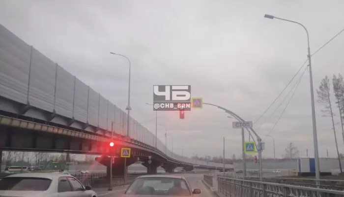 Пешеходы — большая редкость: в Барнауле пожаловались на светофоры на новой развязке