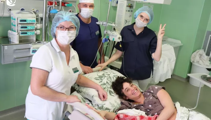 Артистка цирка из Гаваны родила в алтайском перинатальном центре. Фото