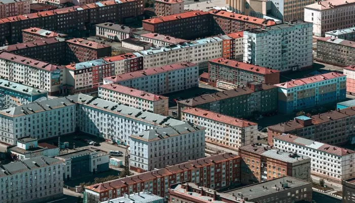 Фотограф снял город без деревьев с высоты. Жесткие урбанистические кадры