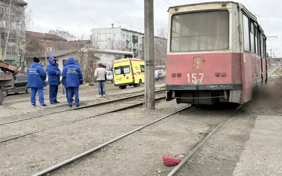 Трамвай насмерть сбил женщину в Бийске