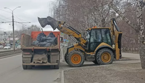 Барнаульцы навели порядок в городе в чистый четверг. Фоторепортаж